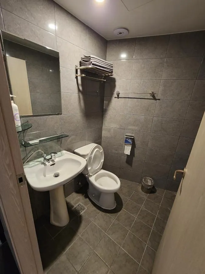 Mama Guesthouse Haeundae Busan 2*,  South Korea